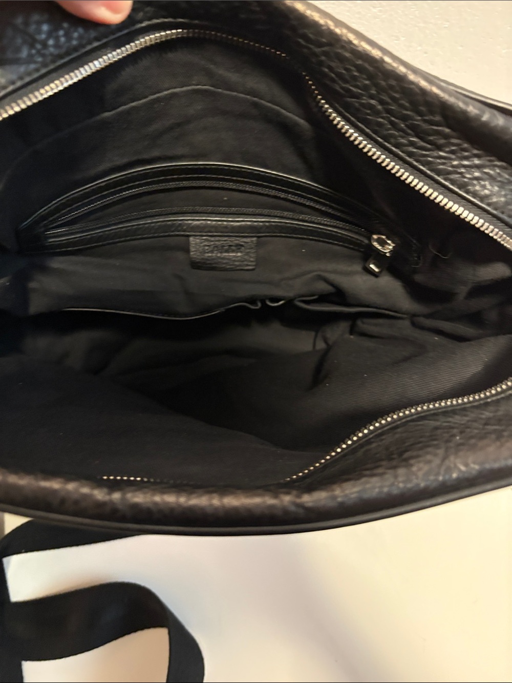 BALLY black pebble leather messenger bag with dust cover - Picture 3 of 6